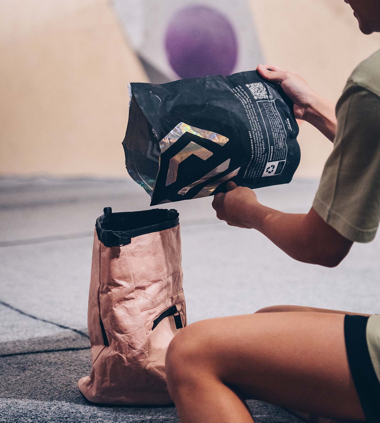 Liquid vs Dry Chalk – Which One Should You Use for Climbing?